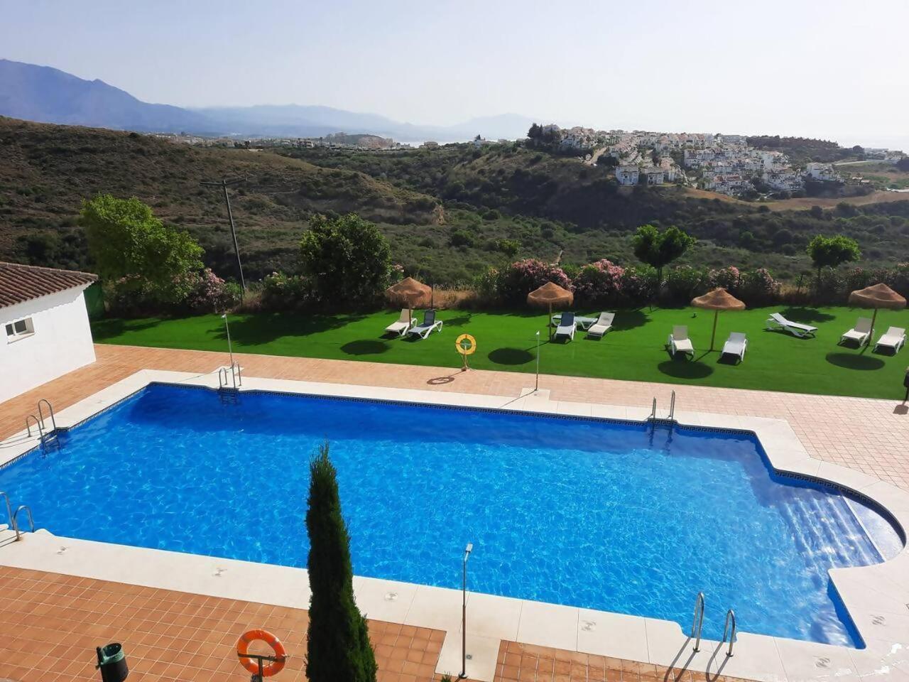 Atico Familiar Vistas Al Mar Apartment Manilva Exterior photo