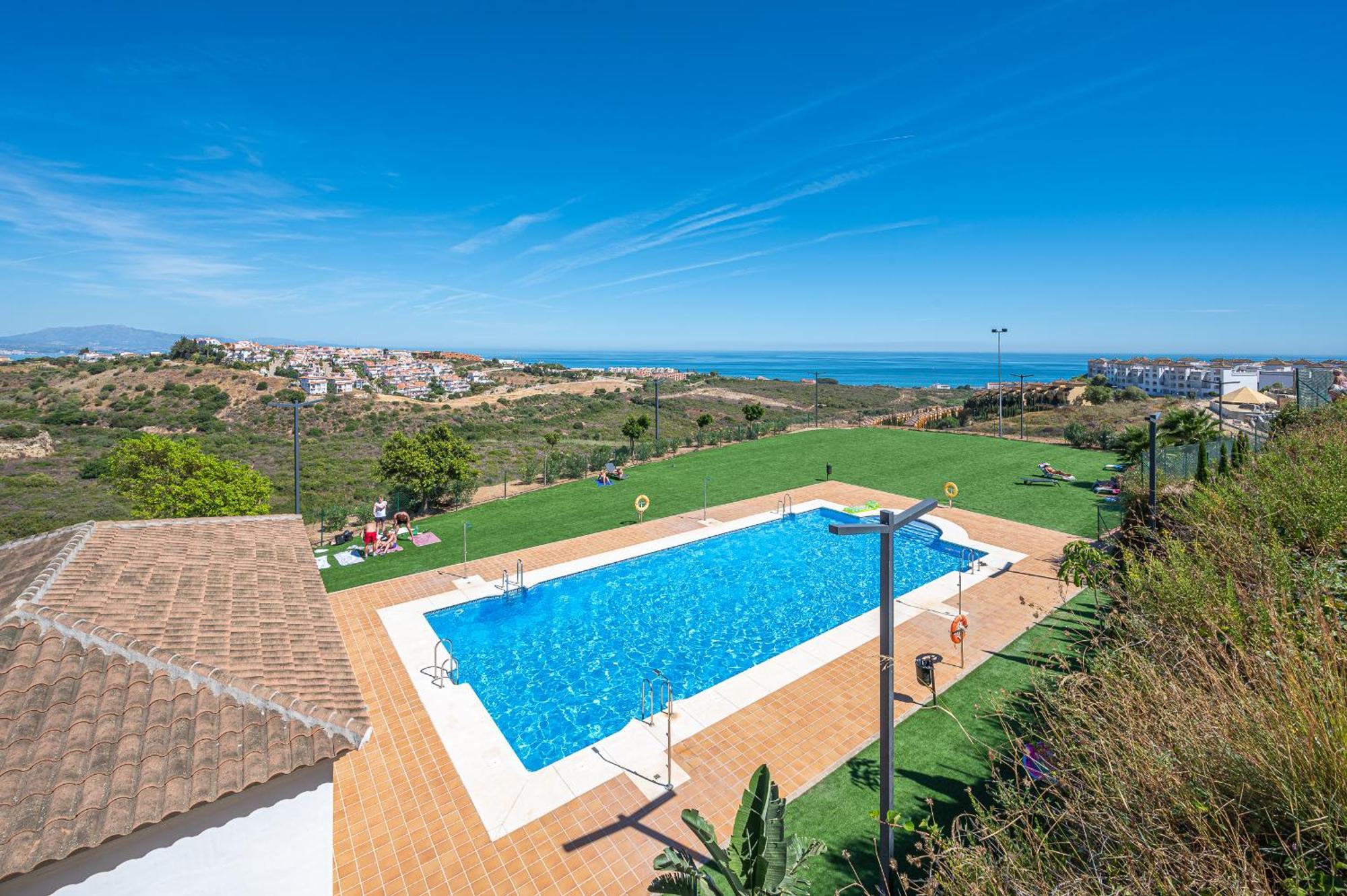 Atico Familiar Vistas Al Mar Apartment Manilva Exterior photo